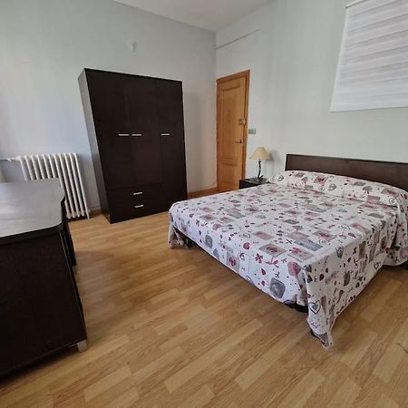 Piso En Estacion De Monforte De Lemos Lägenhet Exteriör bild